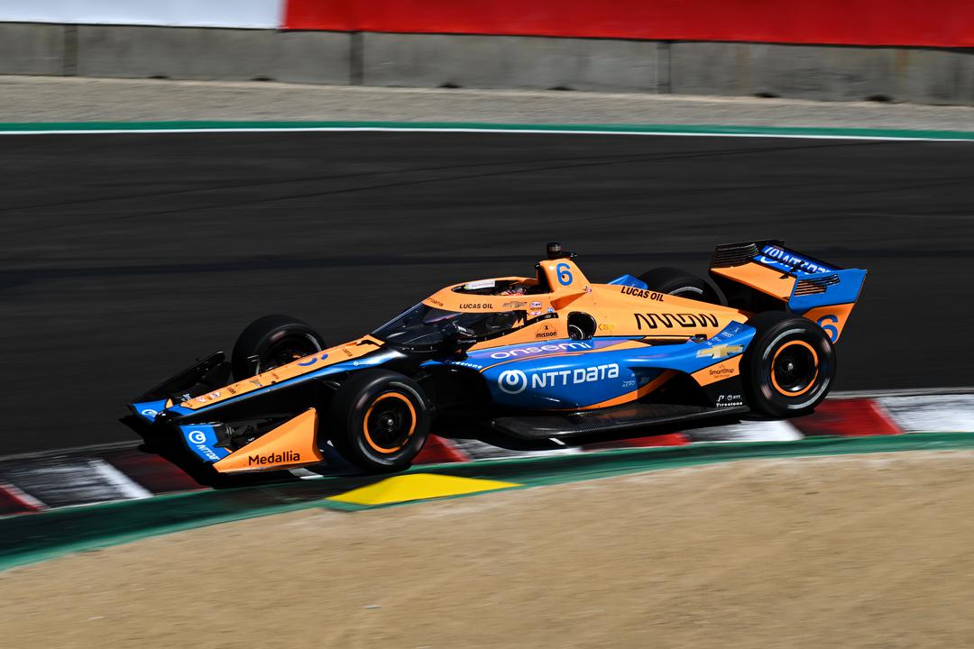 Rosenqvist surpreende na despedida da McLaren e crava pole do GP de Laguna Seca
