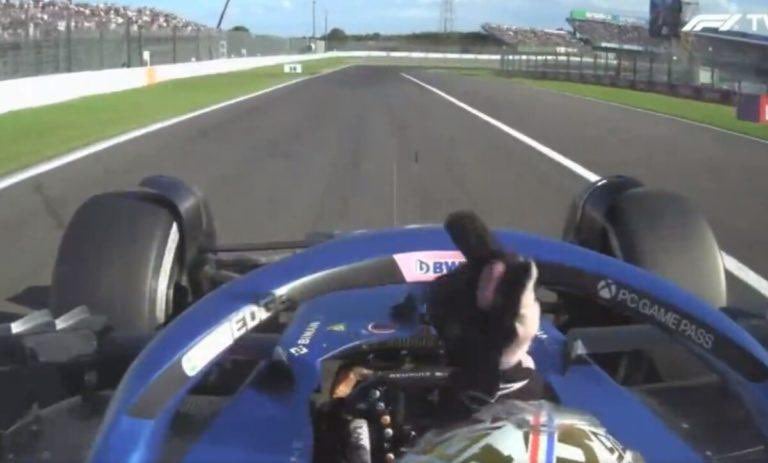 Gasly se enfurece com ordem da Alpine para deixar Ocon passar e mostra dedo do meio