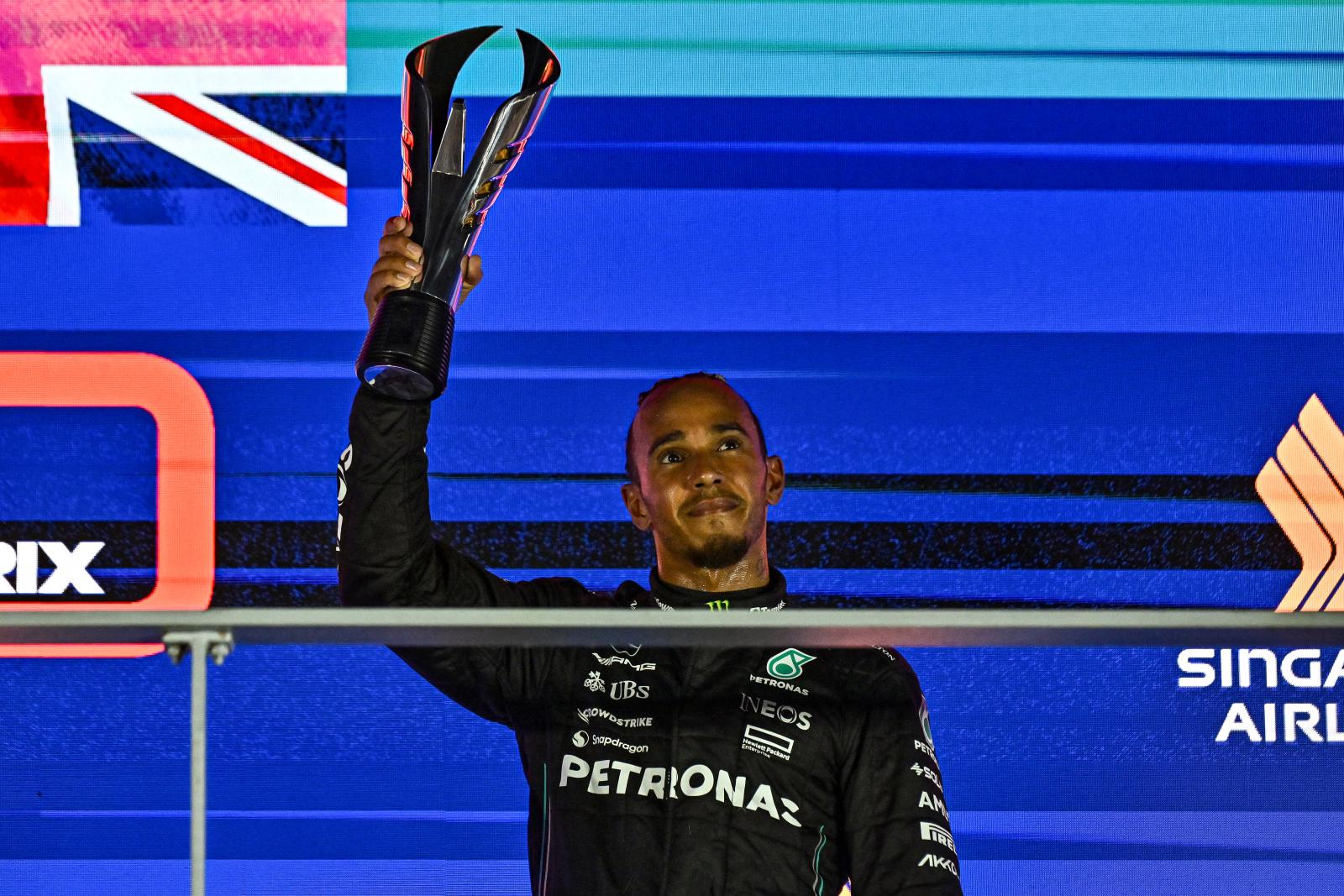 Mercedes largou Hamilton no pódio de Singapura? Não: “Prioridade da TV era Ferrari”
