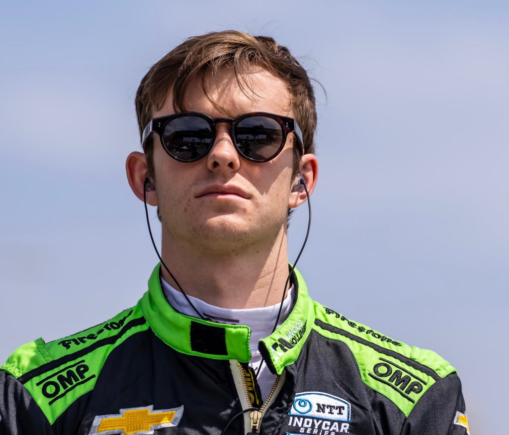 Ilott busca asiento en Indy 2024 tras salida de Juncos Hollinger: “Ajustando mis planes”