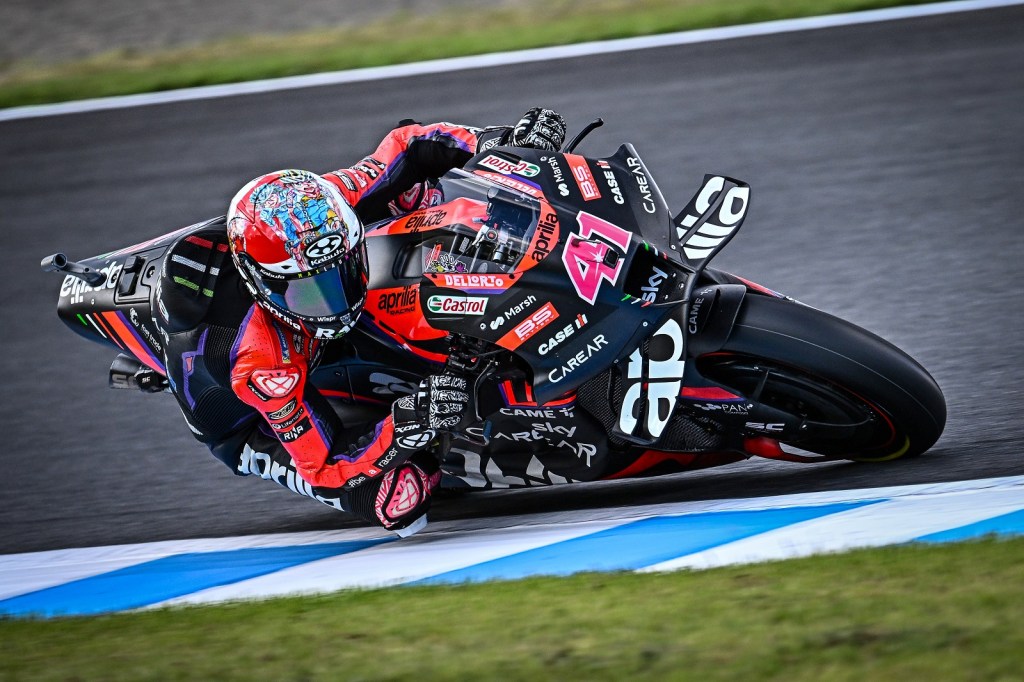 Aleix Espargaró puxa 1-2 da Aprilia no treino da MotoGP na Indonésia. Bagnaia é 16º