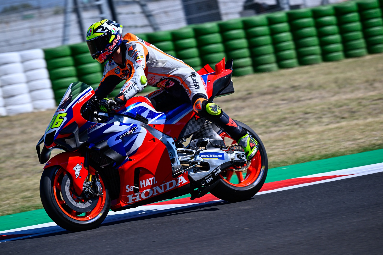 Marc Márquez diz que protótipo de 2024 da Honda “é pior” que moto atual. Mir discorda