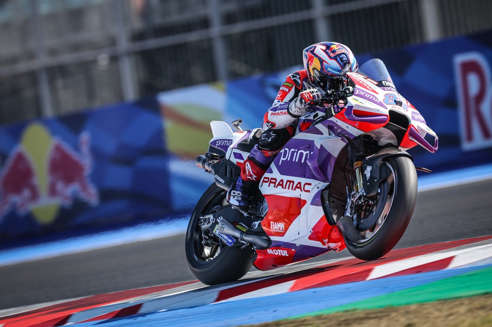 Martín gana carrera sprint en San Marino: Bagnaia aguanta a Pedrosa y termina tercero