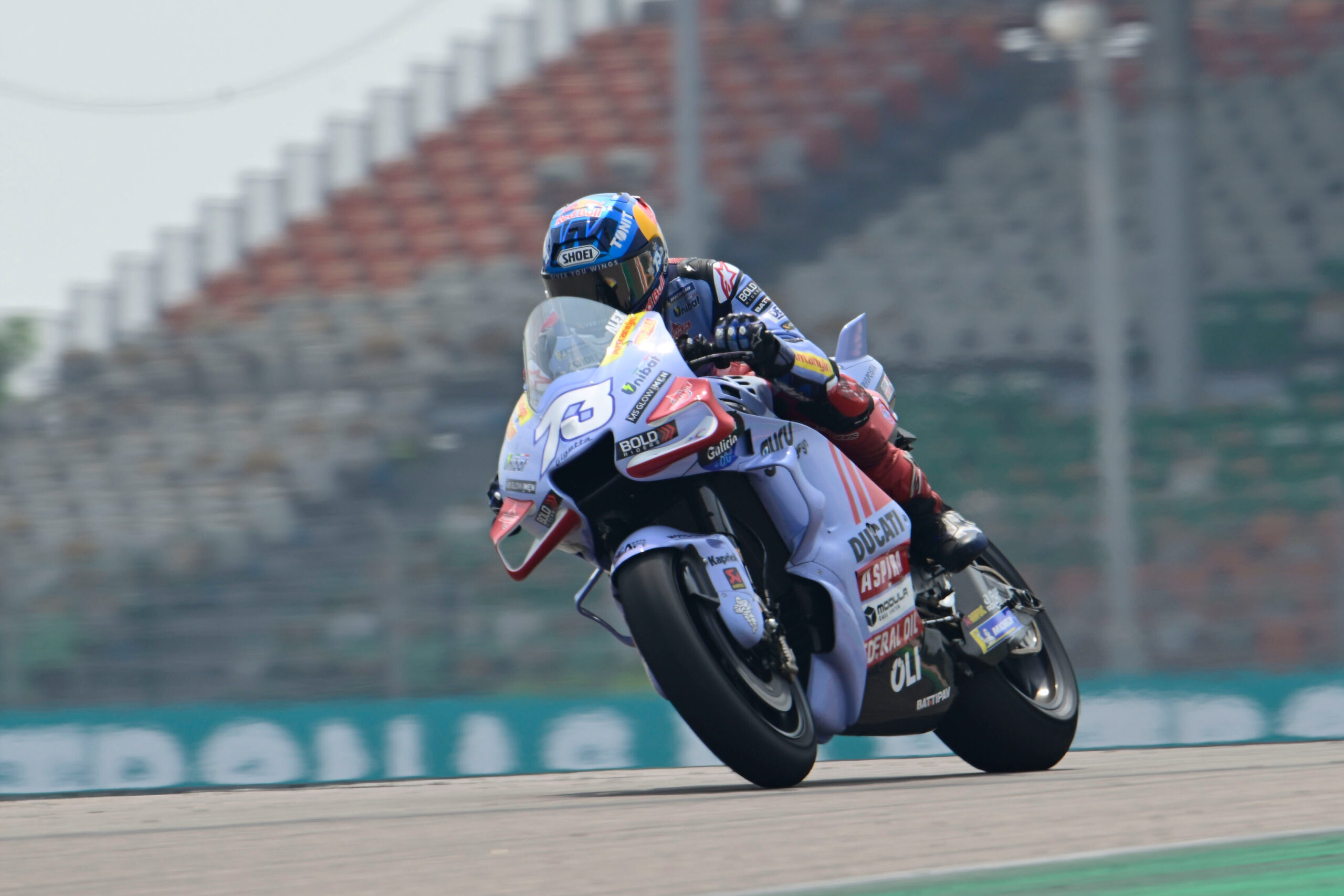 Álex Márquez fratura duas costelas após queda na classificação e fica fora do GP da Índia