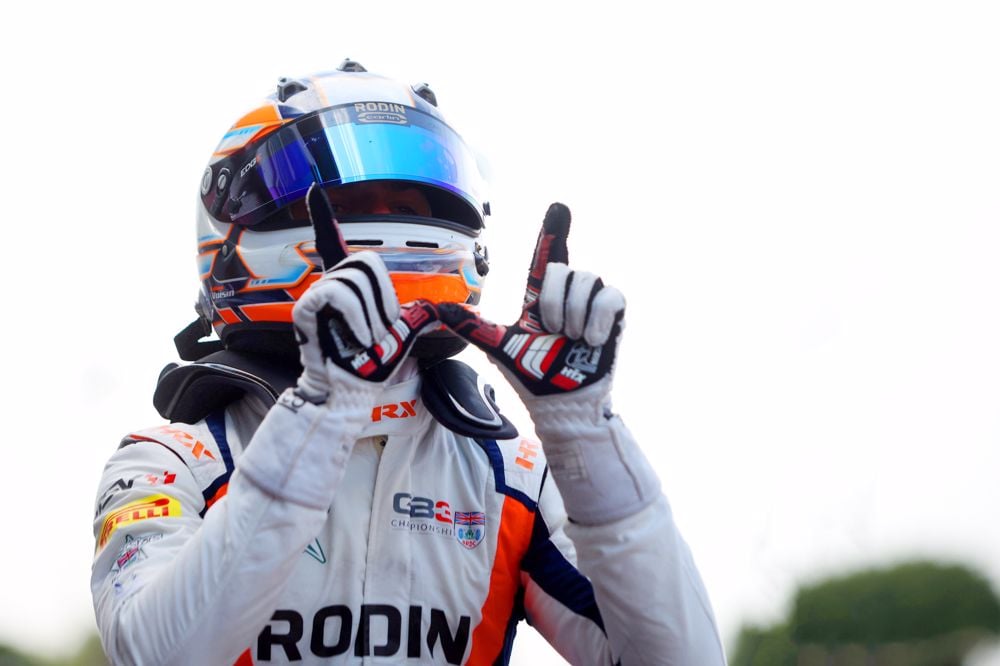 Voisin e Mavlyutov vencem corridas 2 e 3 da GB3 em Brands Hatch. Staico vai ao pódio