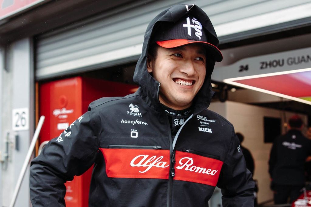 Alfa Romeo apuesta por la estabilidad y confirma a Zhou junto a Bottas en 2024
