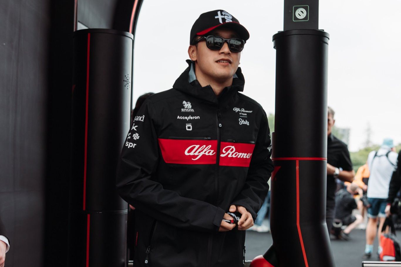 Zhou agradece a Alfa Romeo su confianza y está “emocionado por correr por fin en China”
