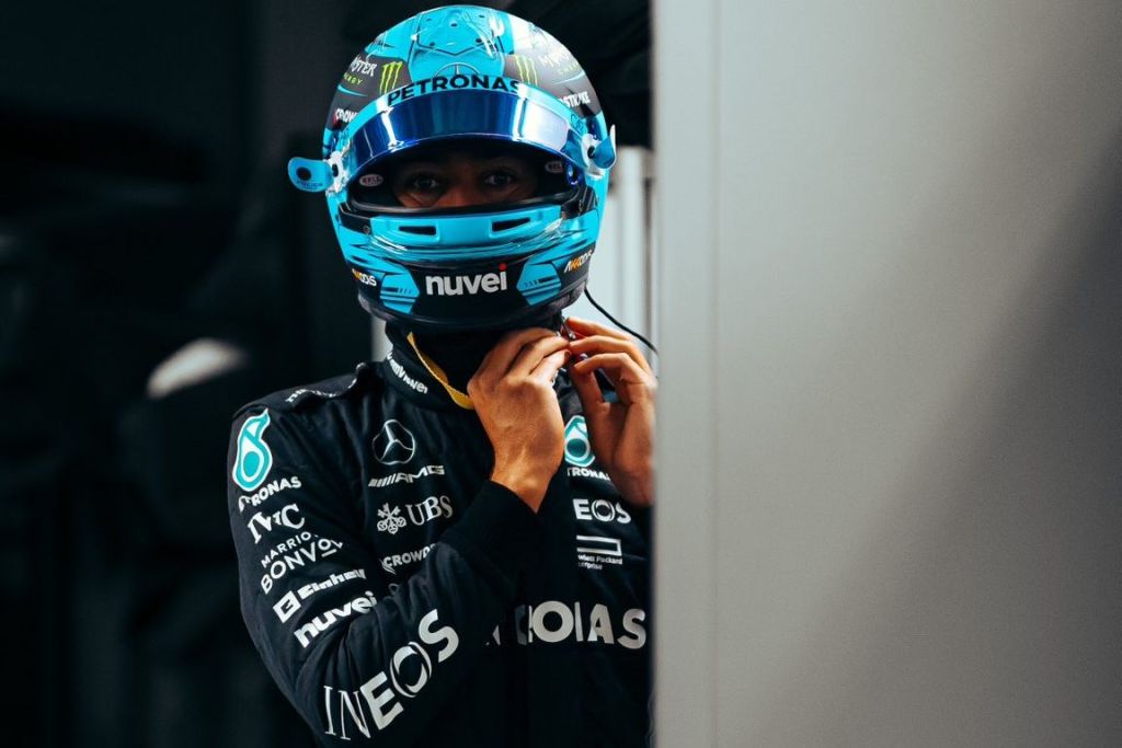 Russell evita lamentar punição e critica curva 1 de Monza que “convida a ser cortada”