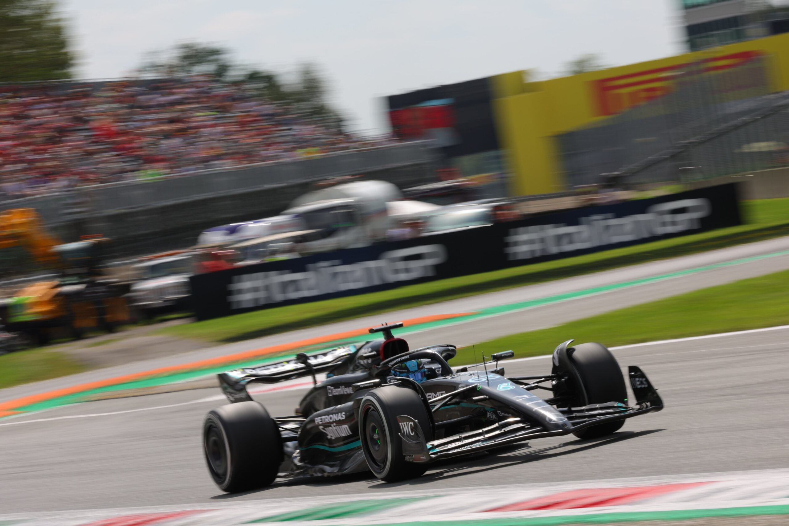 Russell faz coro a Hamilton e pede “melhora com pneus macios” para Mercedes na Itália