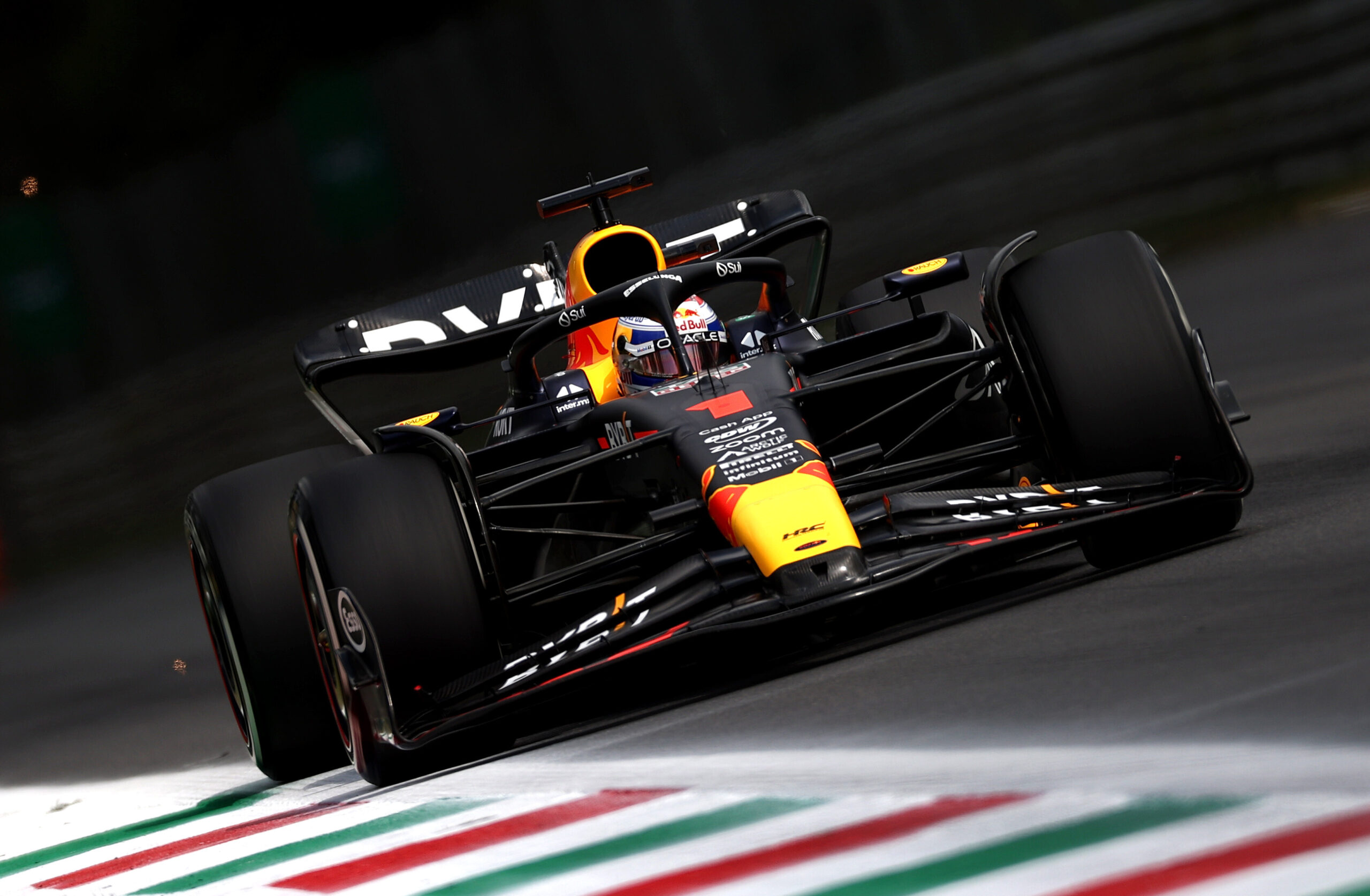 Verstappen controla e lidera primeiro treino livre do GP da Itália. Drugovich é 18º