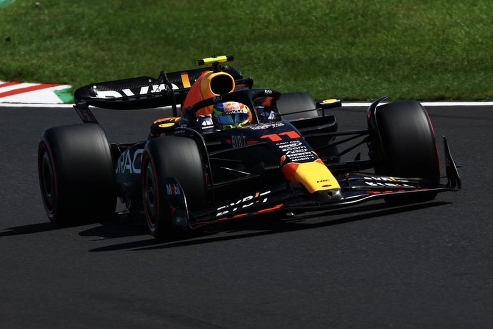 FIA promete rever brecha usada por Red Bull em incidente com Pérez no GP do Japão