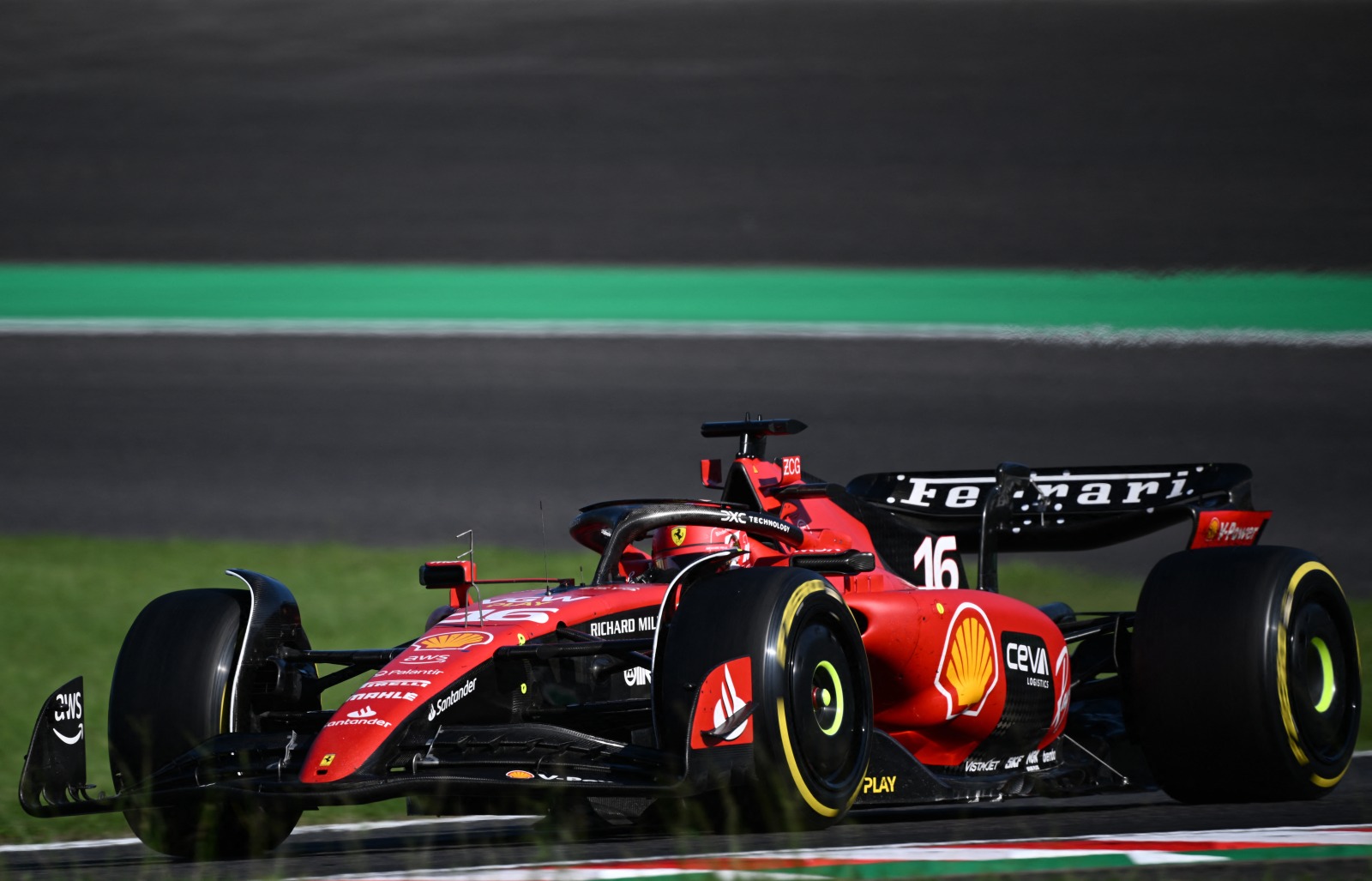 Leclerc dice que Ferrari “intentará todo” para batir a Mercedes: “Lástima que por el 2º lugar”