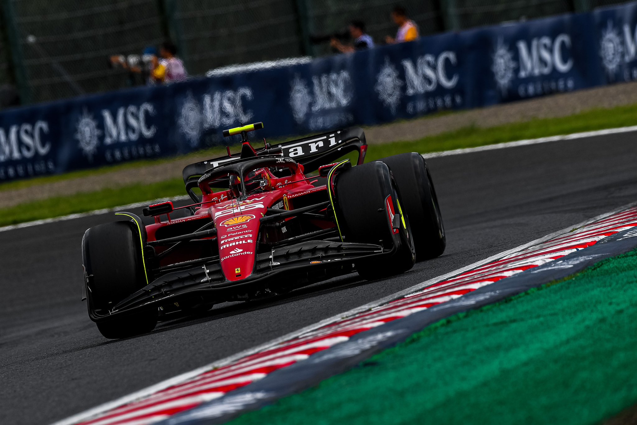 Sainz sitúa a Ferrari con “rivales habituales” en Japón y admite: “Red Bull está muy fuerte”
