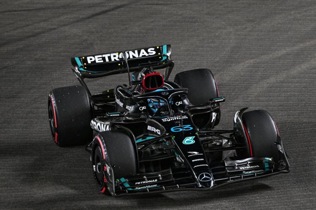 Mercedes vê resultado “acima do desempenho” e fala em “ficar humilde” em Singapura