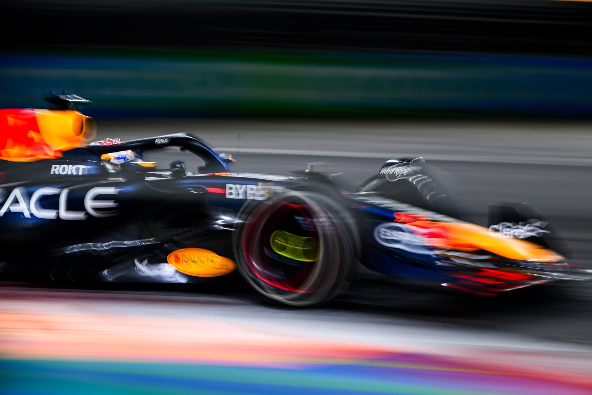 Red Bull isenta diretiva e diz que queda em Singapura “foi lição muito útil para 2024”