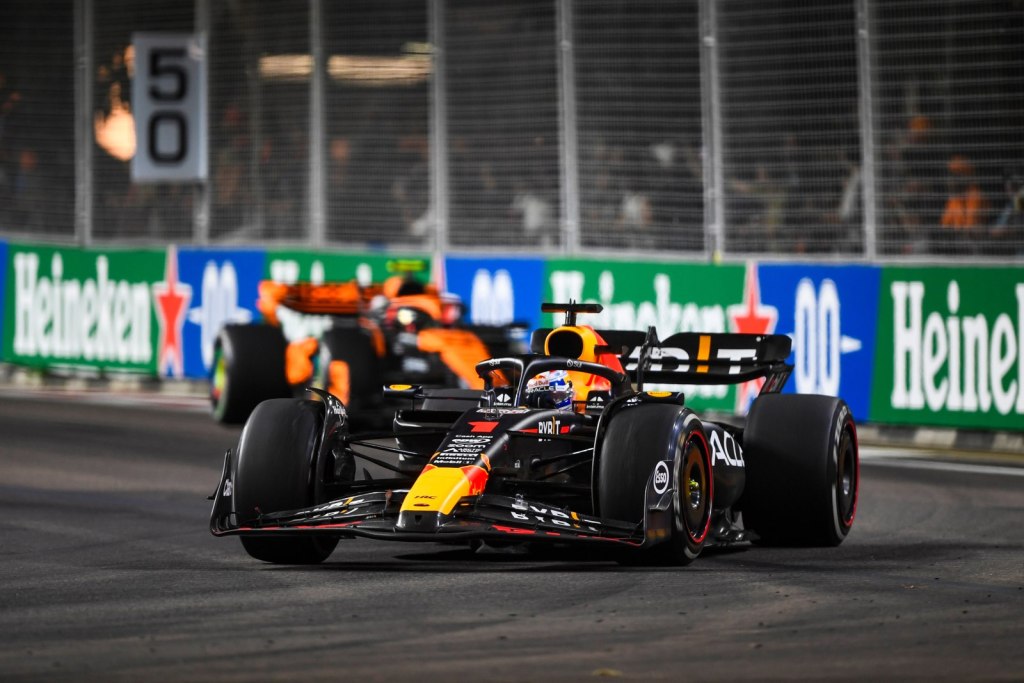 Verstappen abre liderança mesmo apenas 5º no GP de Singapura. Confira classificação