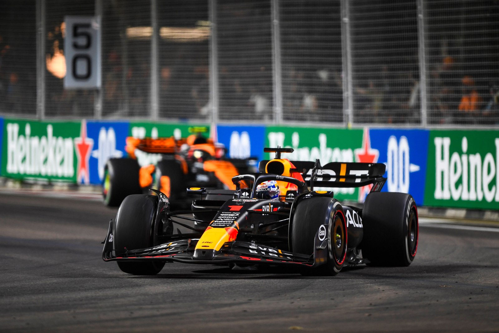 Verstappen abre liderança mesmo apenas 5º no GP de Singapura. Confira classificação