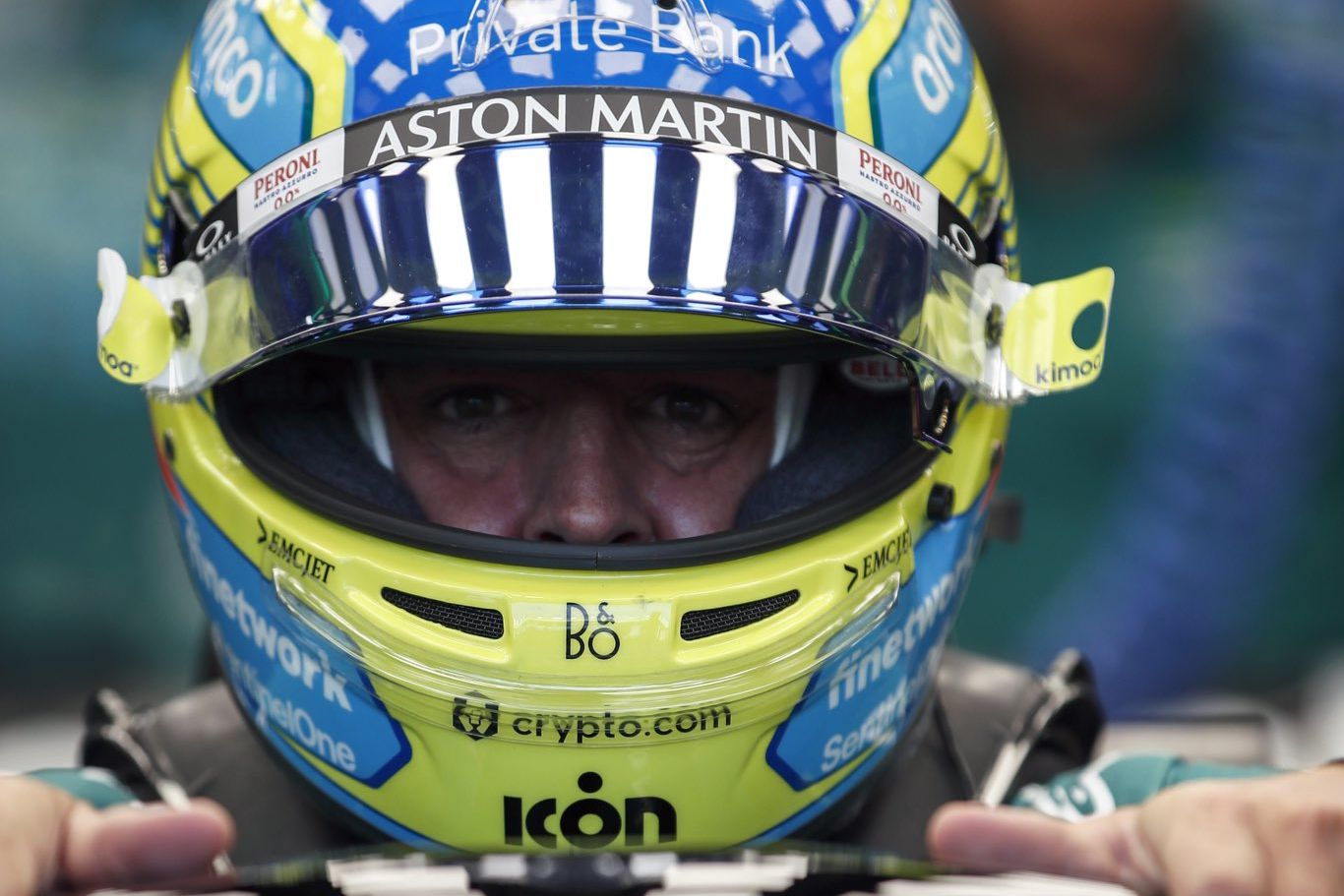 Alonso se contenta com 7º em Singapura, mas espera “mais chances sem Red Bull na frente”