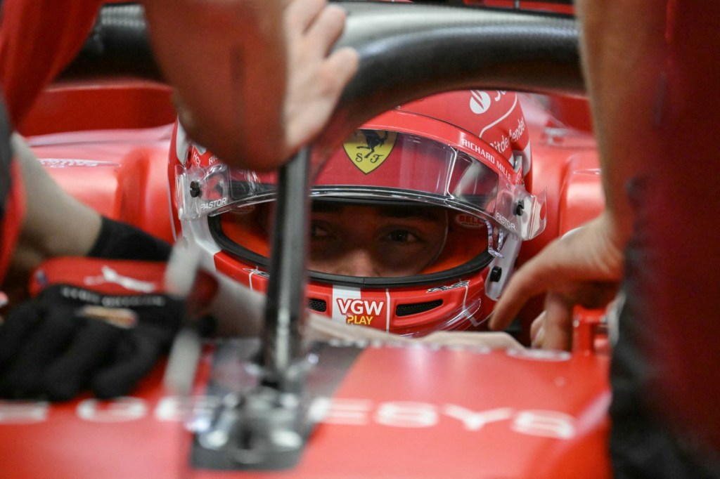 Leclerc cree que los rivales “no mostraron su verdadero ritmo” y es cauteloso en Singapur