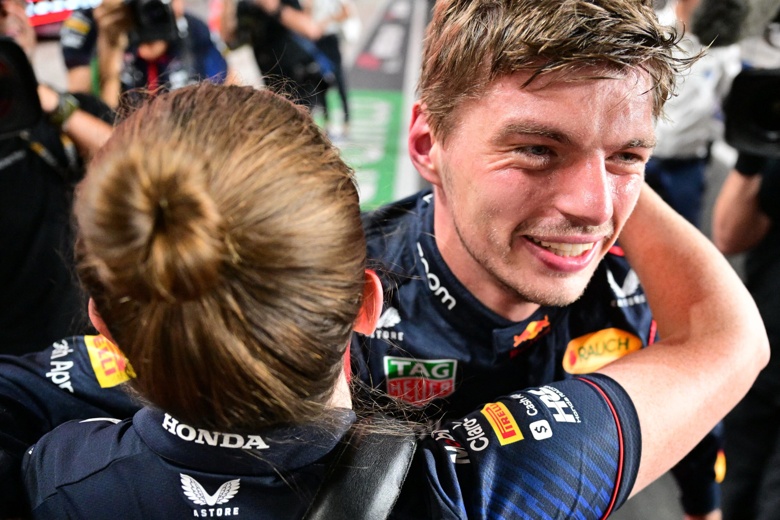 Verstappen se coloca a um passo do tri em dia de sorte da Mercedes e revés da McLaren