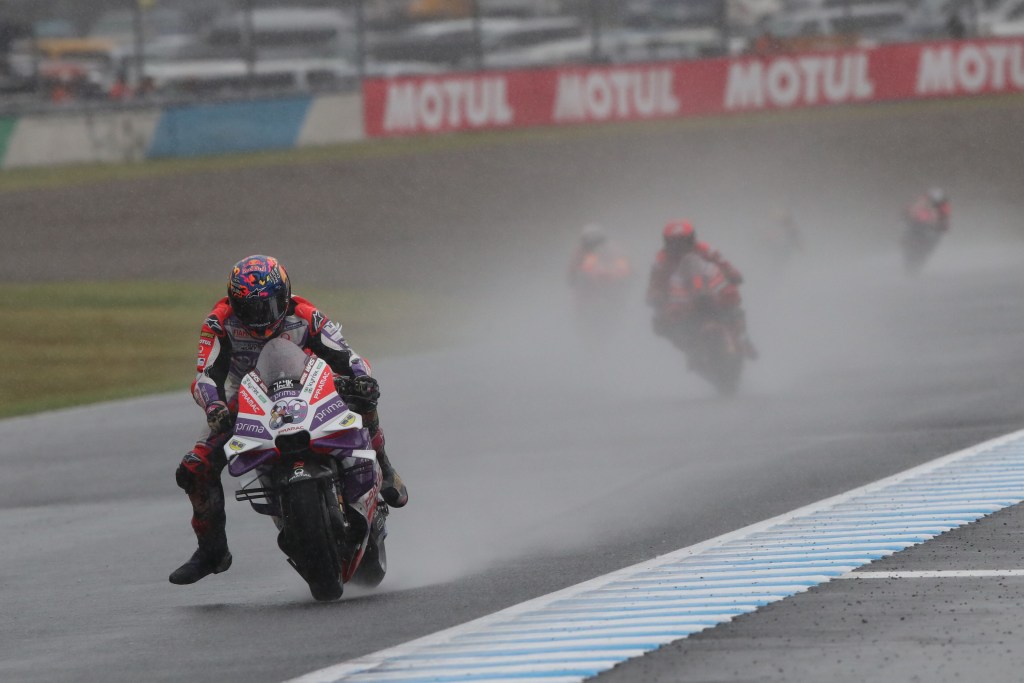 Martín vence GP do Japão encurtado por chuva na MotoGP. Marc Márquez é 3º 