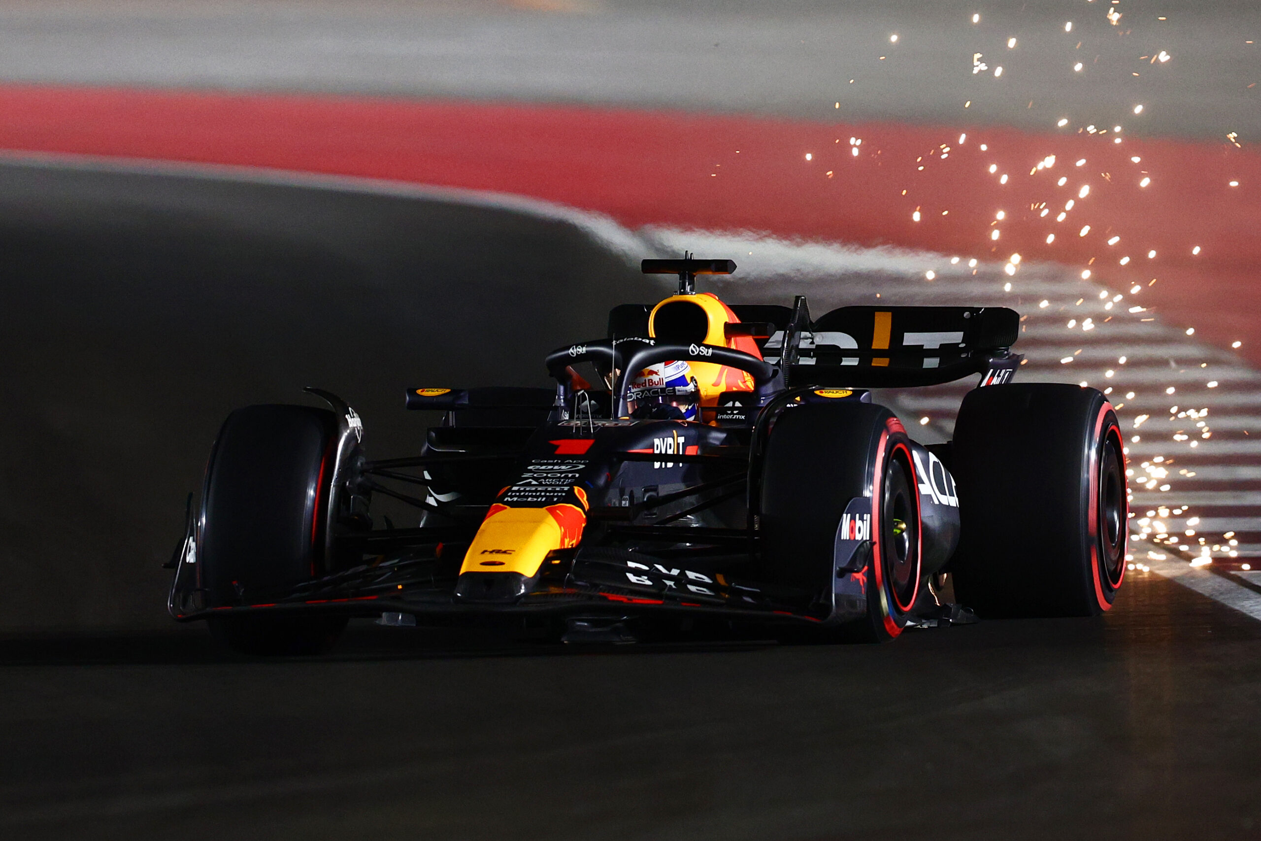 Verstappen vuelve a arrasar y logra la pole position del GP de Qatar