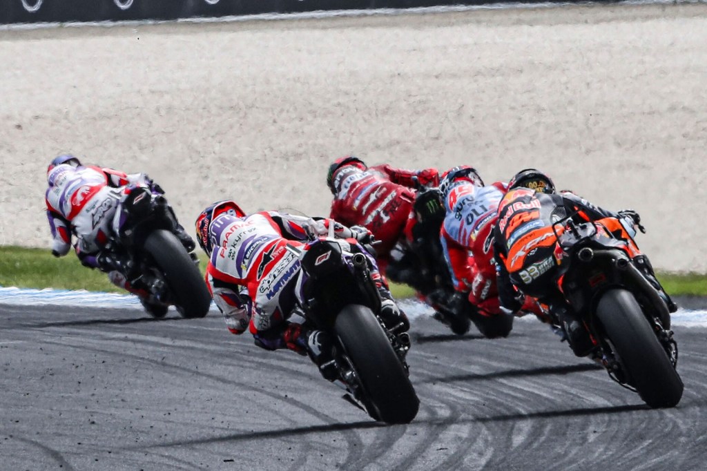 MotoGP vê Austrália em 3 atos: glória de Zarco, tática de Bagnaia e erro de Martín