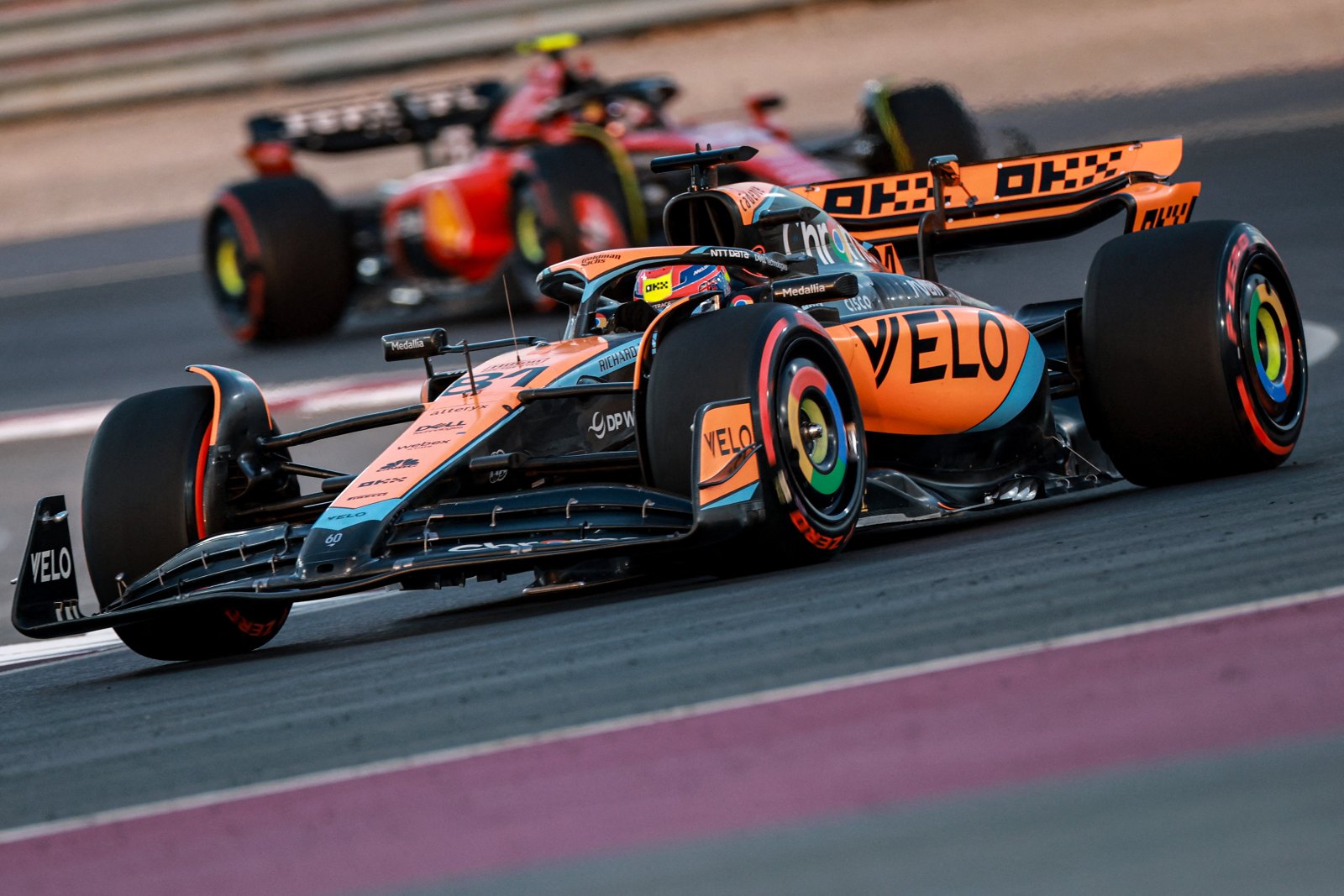 Piastri debocha de punições após pole na sprint do Catar: “Melhor dar 5 minutos à FIA”