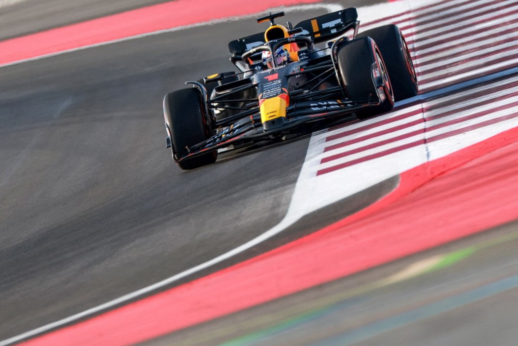 Red Bull vê pilotos guiando “por instinto” no Catar após ajustes: “Não dá para ver as linhas”