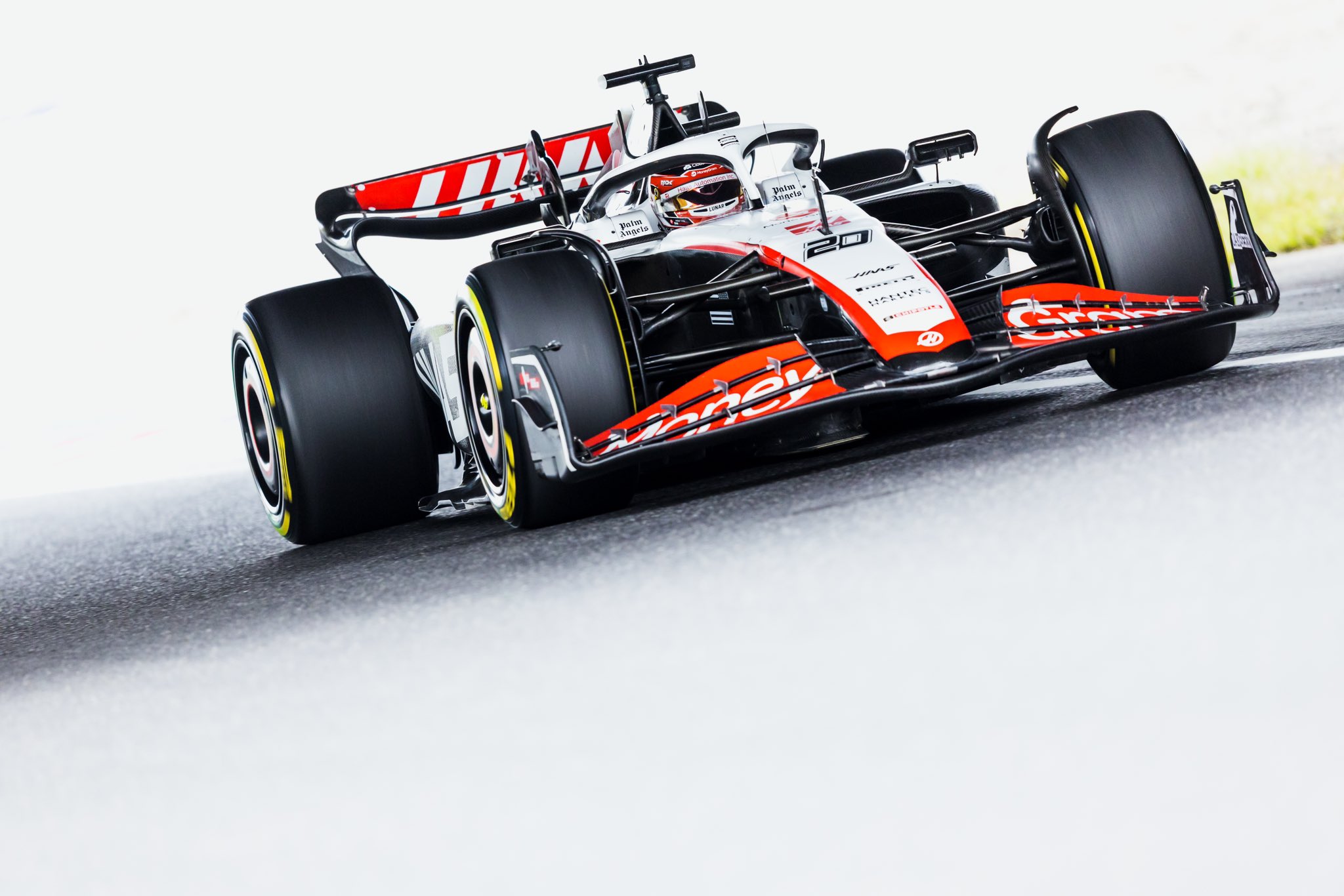 Haas lleva actualizaciones para Austin “con la vista puesta en el año que viene”