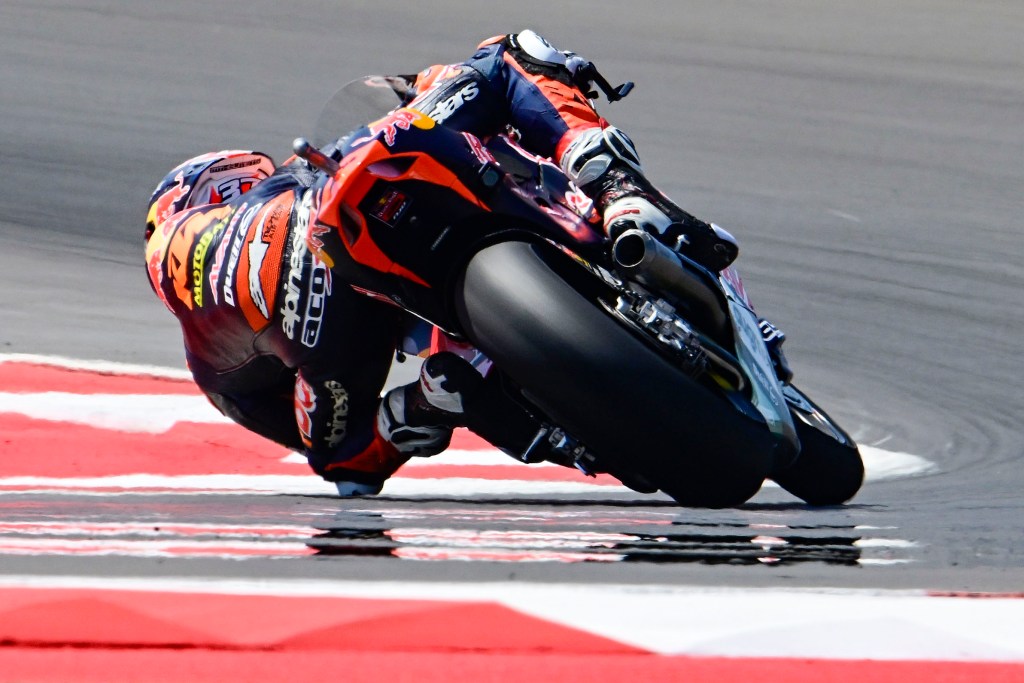 Acosta bate Ramírez por apenas 0s014 e comanda treinos da Moto2 na Tailândia