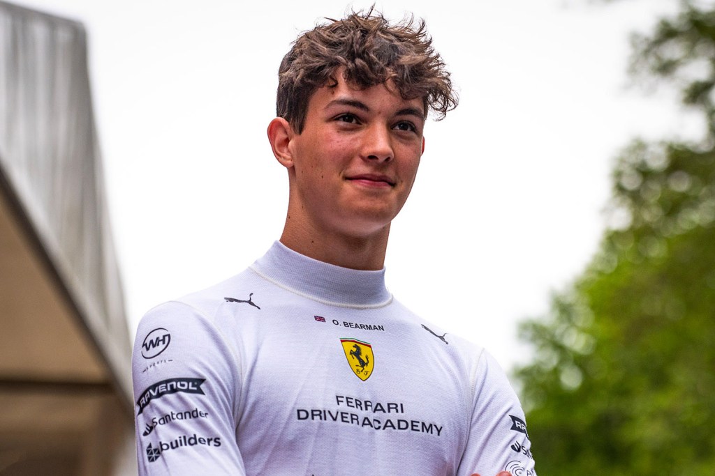 Bearman debuta en la F1 con Haas y participará en la FP1 de México y Abu Dhabi