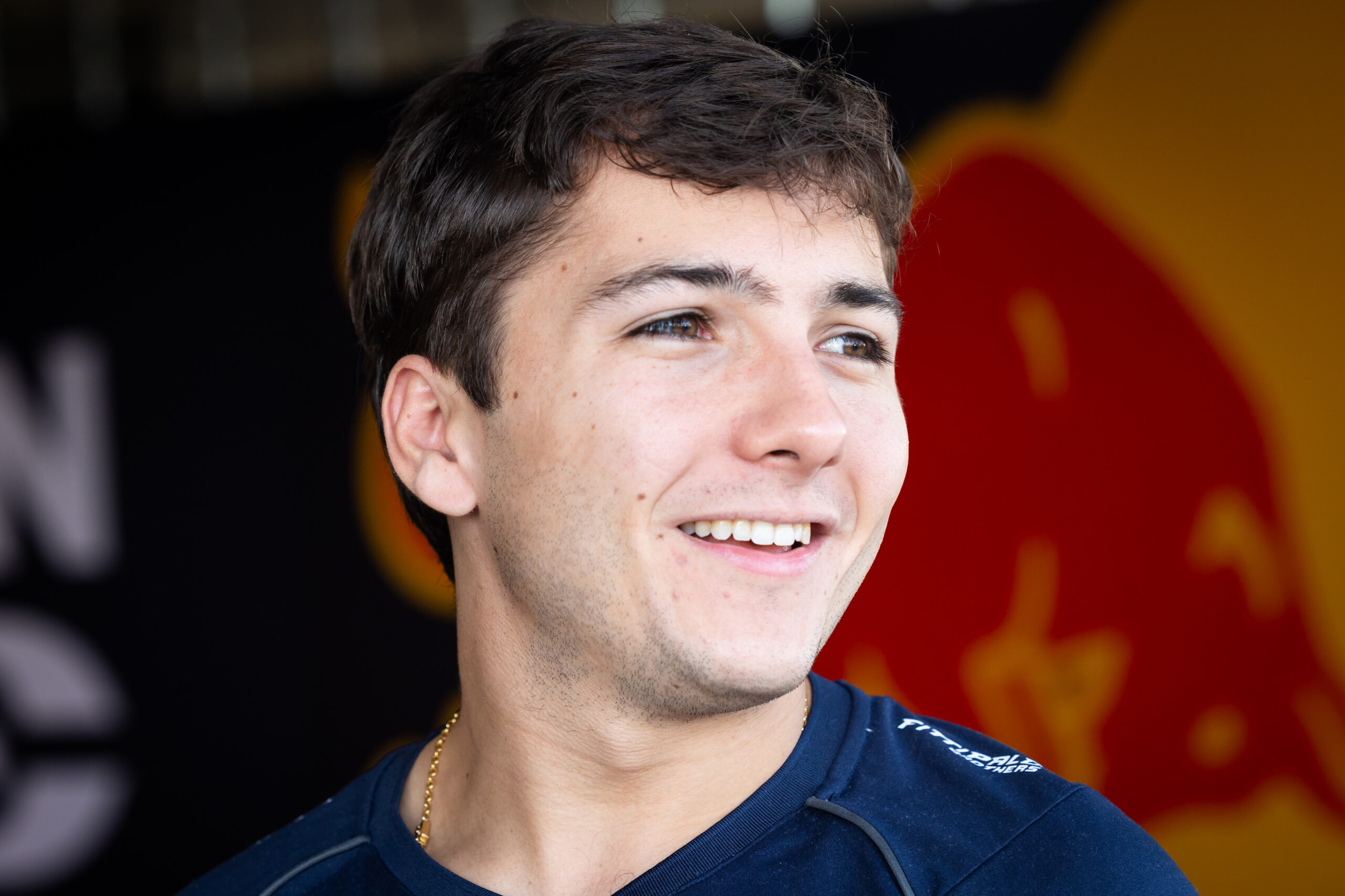Enzo Fittipaldi acerta com HMD e disputa temporada 2026 da Indy NXT