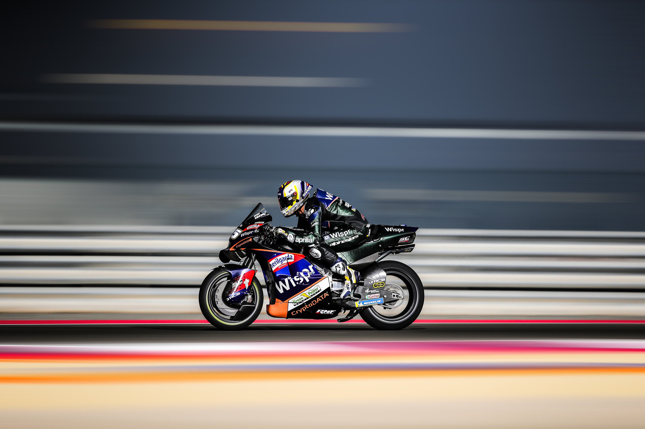 MotoGP vê novo asfalto e pneus bagunçarem ordem de forças em primeiro dia no Catar