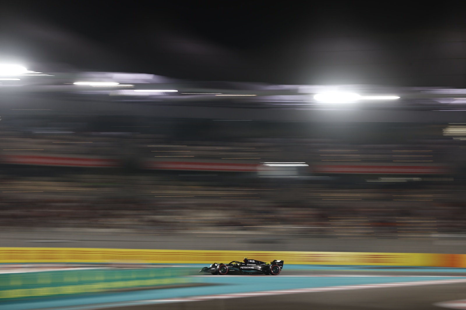 Hamilton resgata parceria com antigo empresário para “voltar ao 1º lugar” da F1