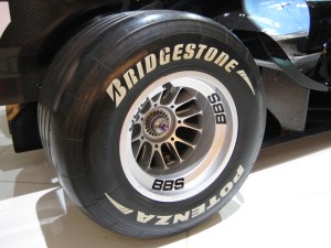 Bridgestone ensaia disputa contra Pirelli por fornecimento de pneus à F1 na temporada 2029