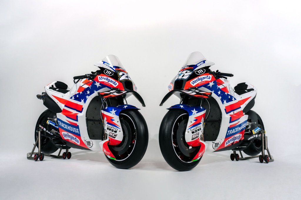 Trackhouse apresenta Aprilia nas cores americanas para estreia na MotoGP 2024