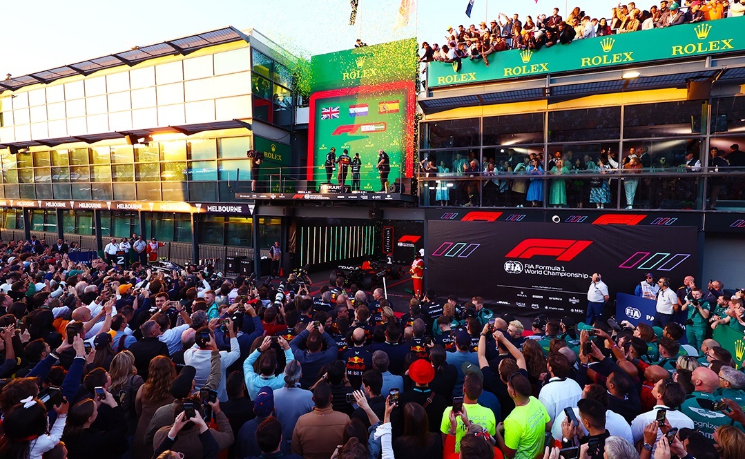 FIA investiga al GP de Australia y prohíbe invasión del público a la pista en 2024