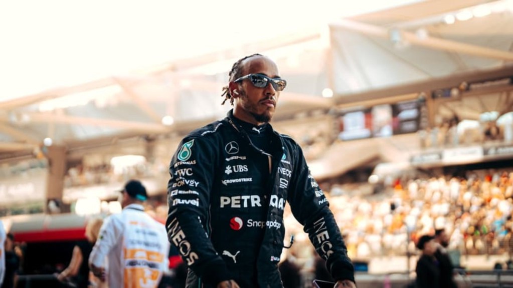 Ecclestone dice que Verstappen ganaría en cualquier equipo y critica a Hamilton: “Falló”
