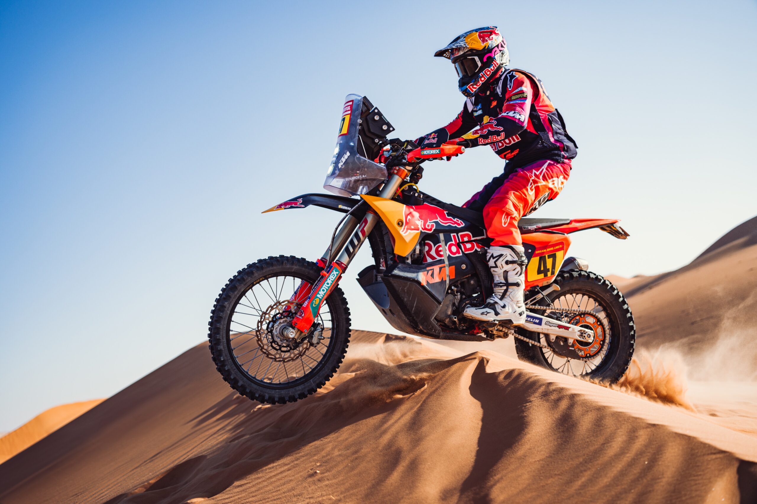 1-2 histórico de los hermanos Benavídes en motos del Rally Dakar; Andújar 1° en quads