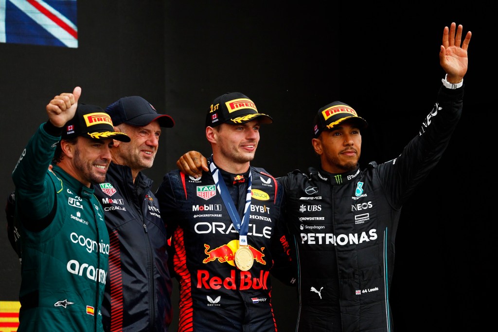 Jordan cree que Hamilton y Alonso “no están a la altura” de Verstappen: “Edad avanzada”