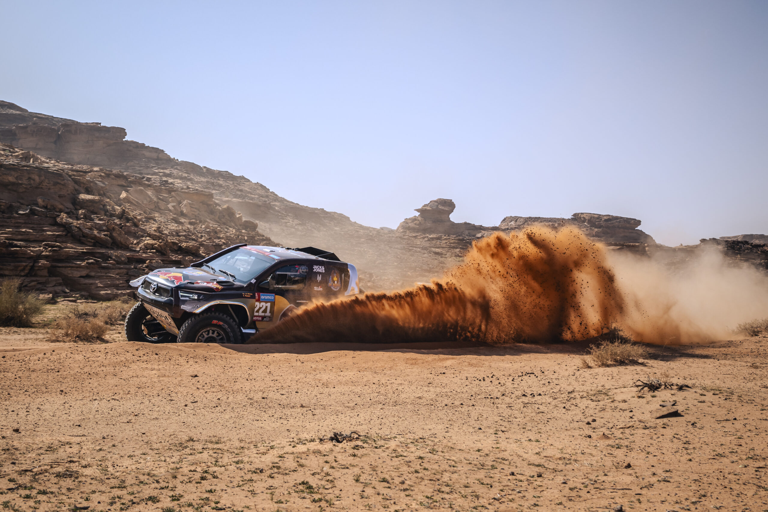De Mevius sorprende y se queda con etapa 1 del Dakar en autos: Sainz 2°,