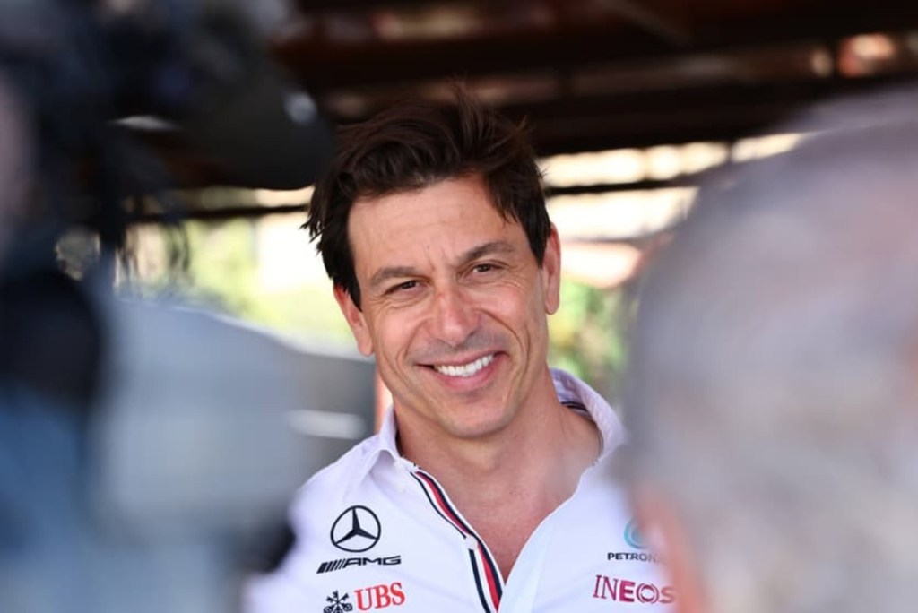 Wolff confirma que renueva su contrato como jefe de Mercedes hasta 2026