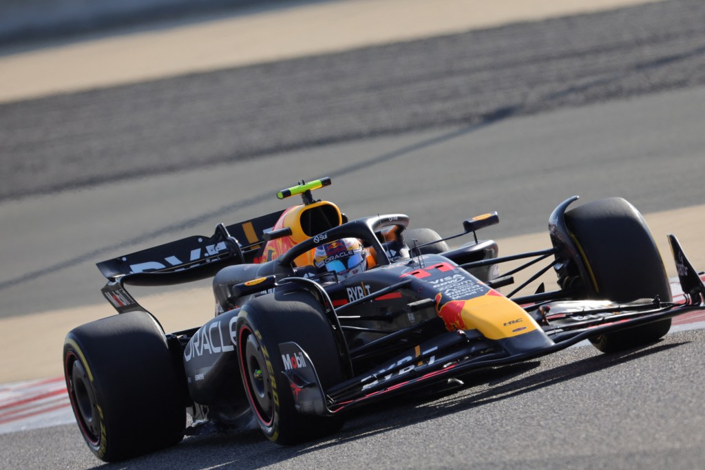 Pérez minimiza ”tímida” FP2 de Red Bull en Bahréin: “Buscando el equilibrio del coche”