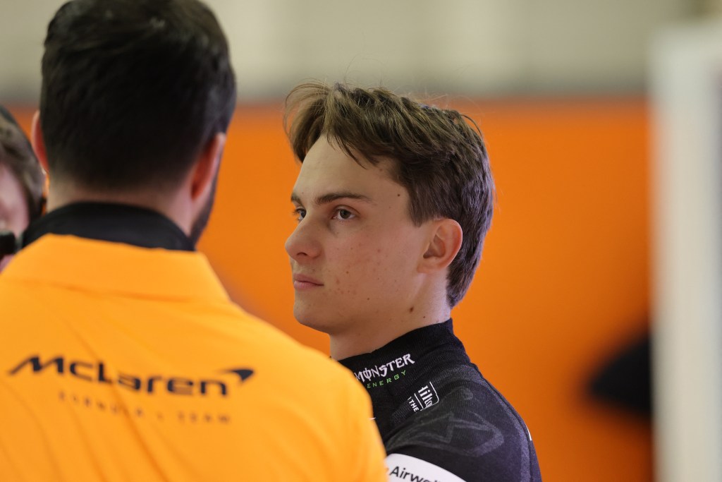 Piastri rechaza argumento de Stroll de “efecto dominó” en China: “Solo él chocó”