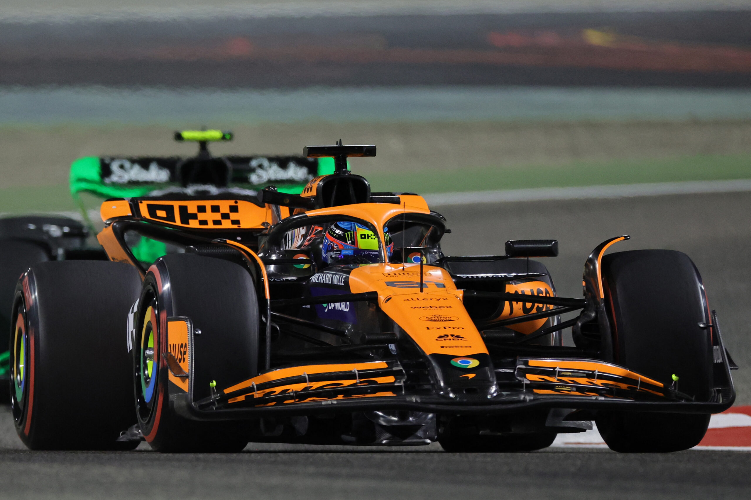 Piastri aprueba el coche, pero ve a McLaren ”inconsistente” en Bahrein