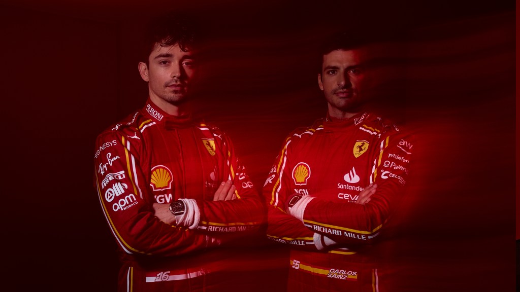 Ferrari presenta su nuevo uniforme con detalles blancos y amarillos para la F1 2024