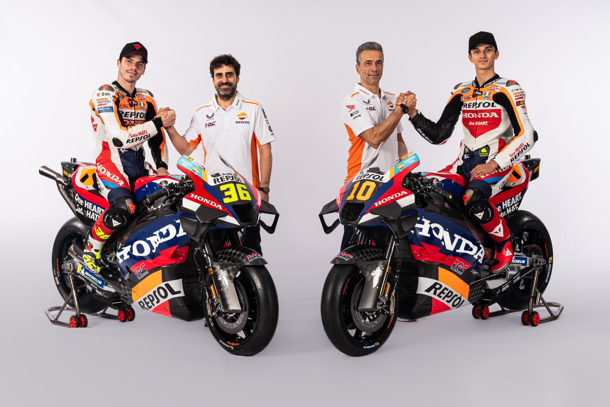 Honda abandona tradición y lanza decoración en negro, azul y rojo para el MotoGP 2024