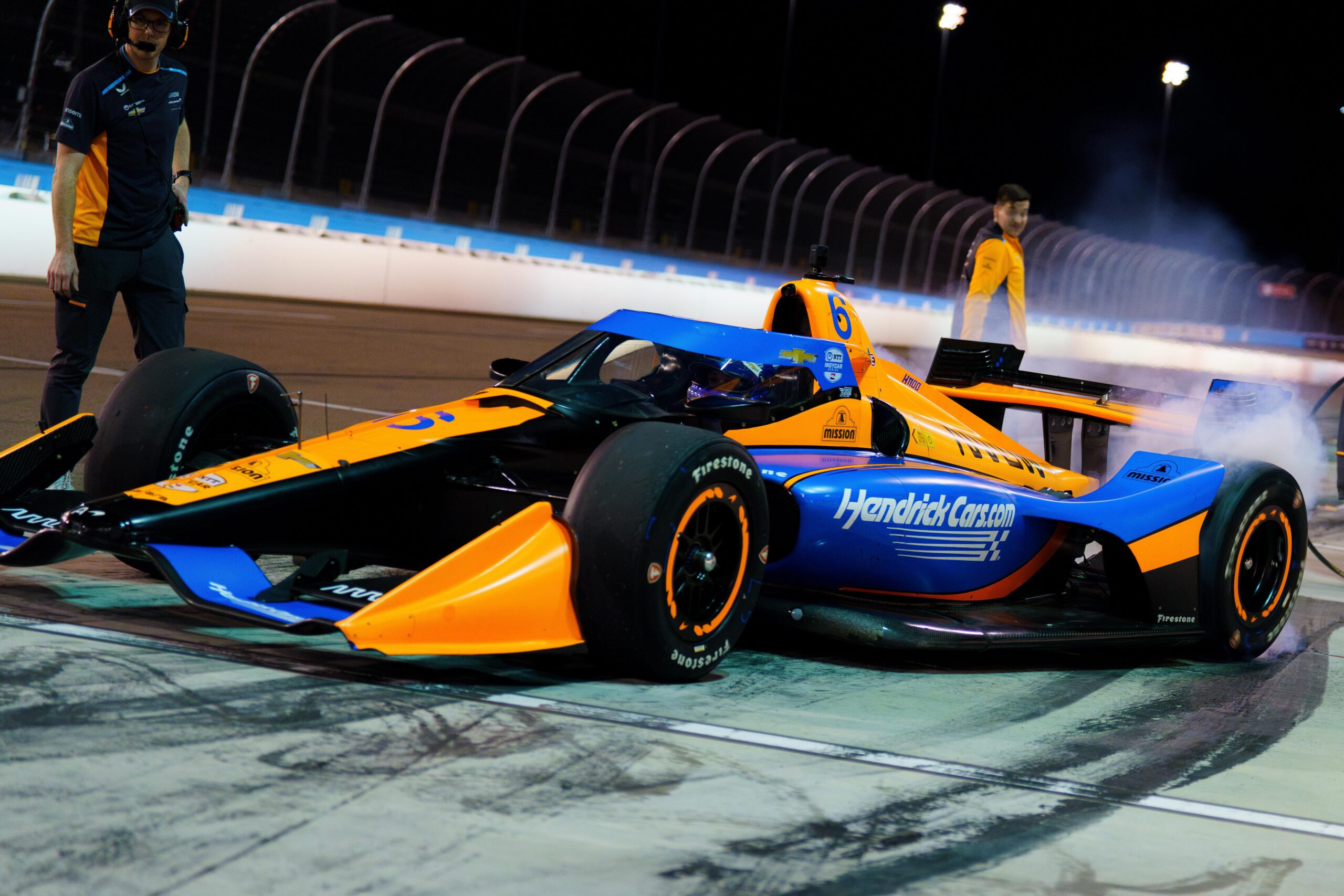 Larson desea ganar las Indy 500 2024: “No firmé pensando que no puedo ganarlas”