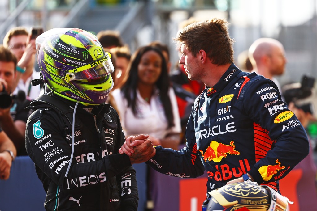 Verstappen prevé relación “un poco extraña” entre  Hamilton y Mercedes en la F1 2024